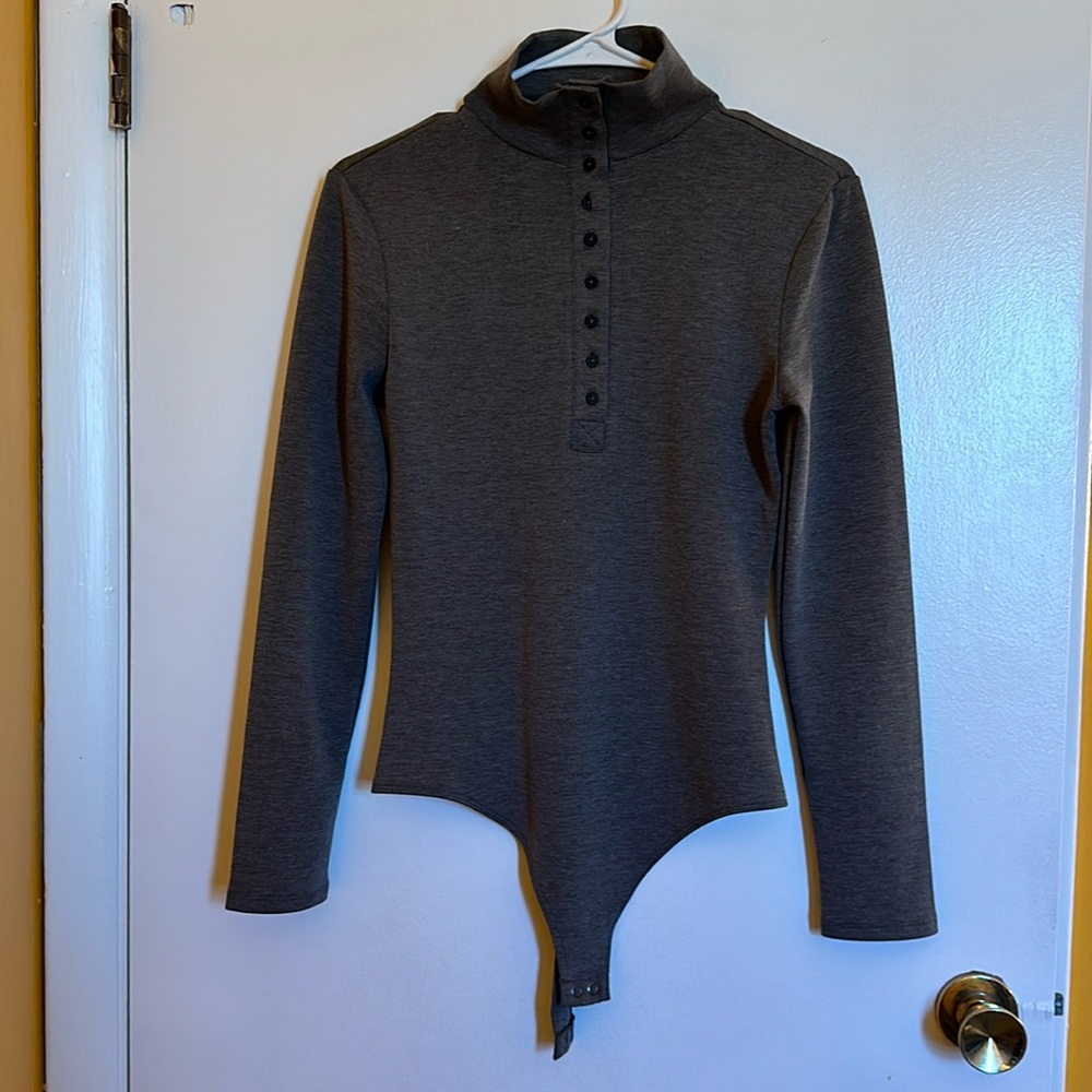 NWOT Express Body Contour Luxe Lounge Long Sleeve Henley Bodysuit Grey Small